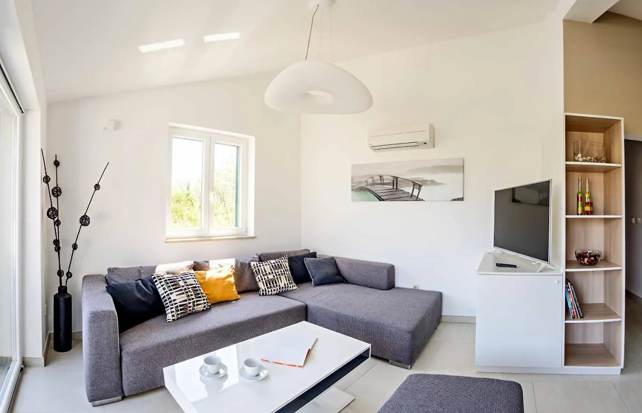 Apartment Miran Malinska